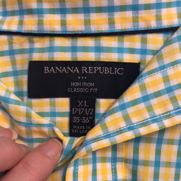 Banana Republic Non-Iron Classic Fit Button-Down Shirt - Picture 2 of 3